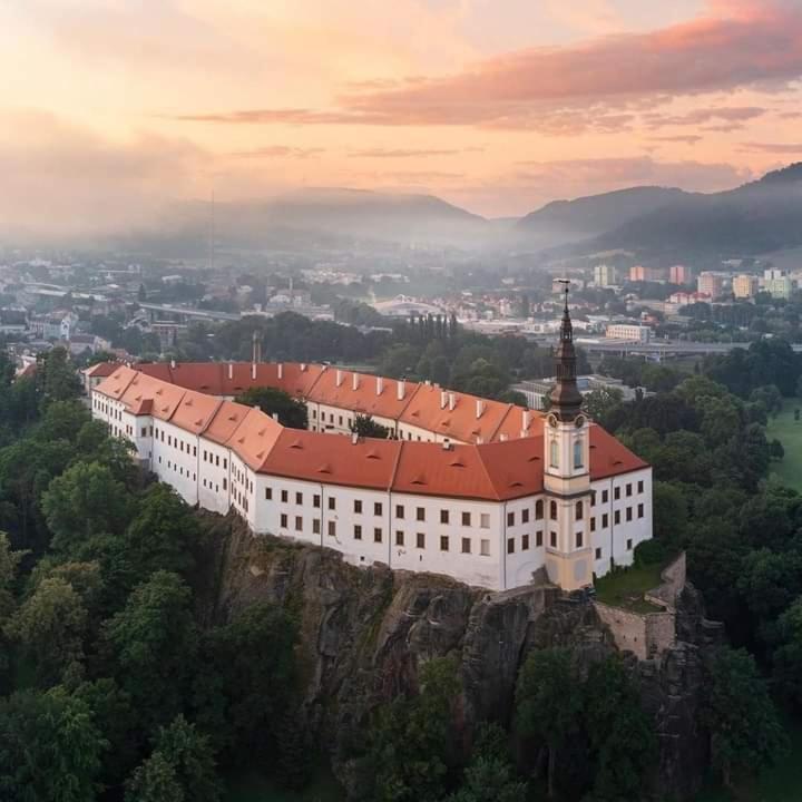 Apartman.Lara Decin Kültér fotó